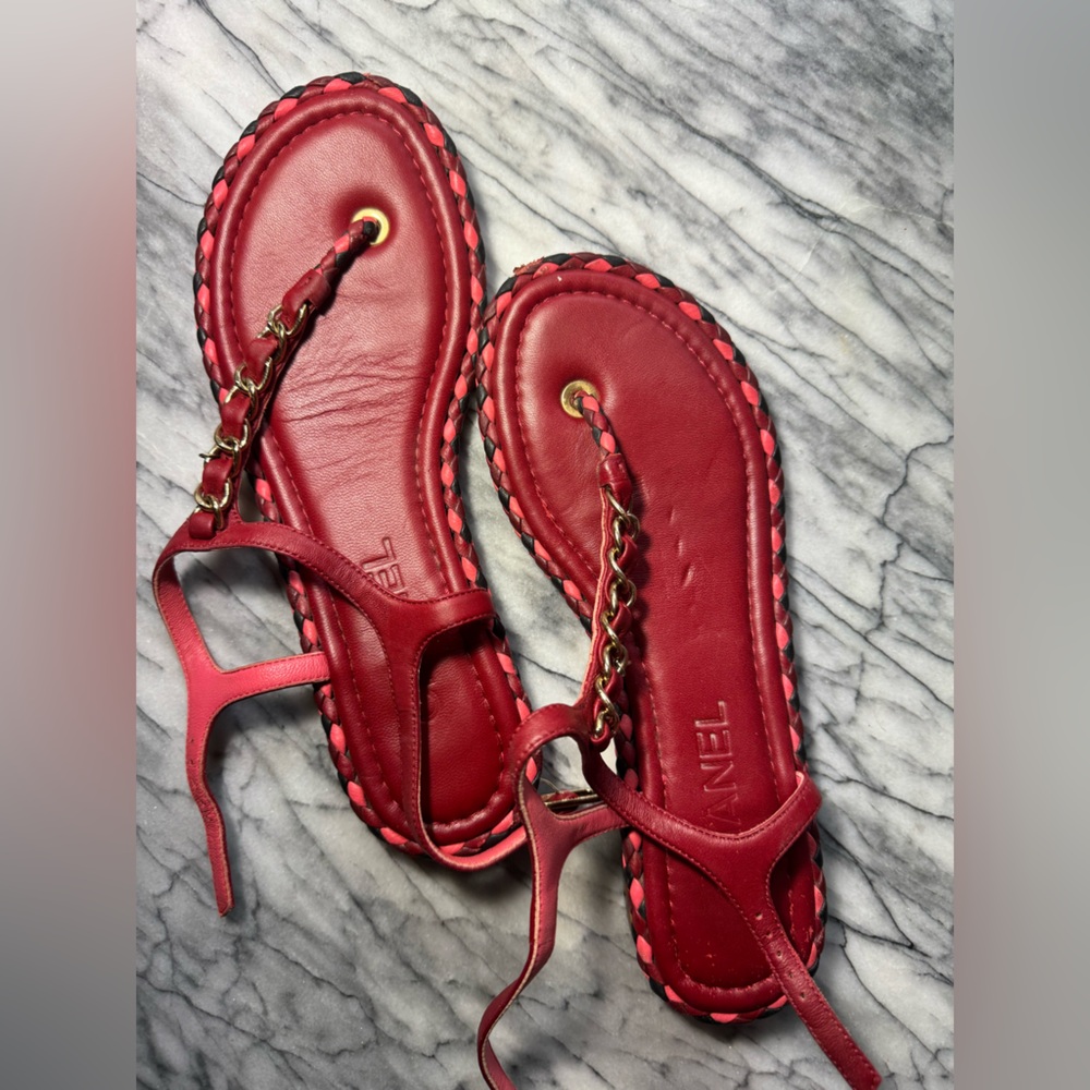 USED CHANEL Chain-Link Thong Sandals, Size: 6